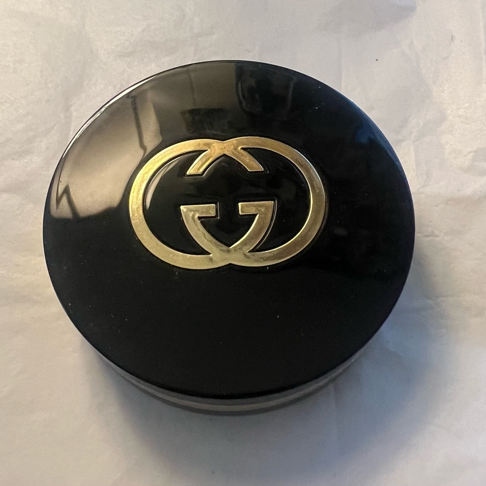 Gucci Sunstone Illuminating Powder. Limited Edition